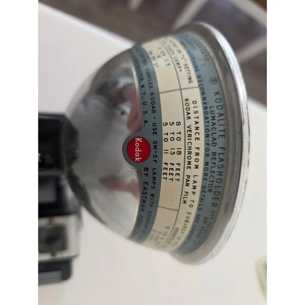 Kodak Brownie Hawkeye Flash Model Box Camera Built-In Flash Fixed Focus